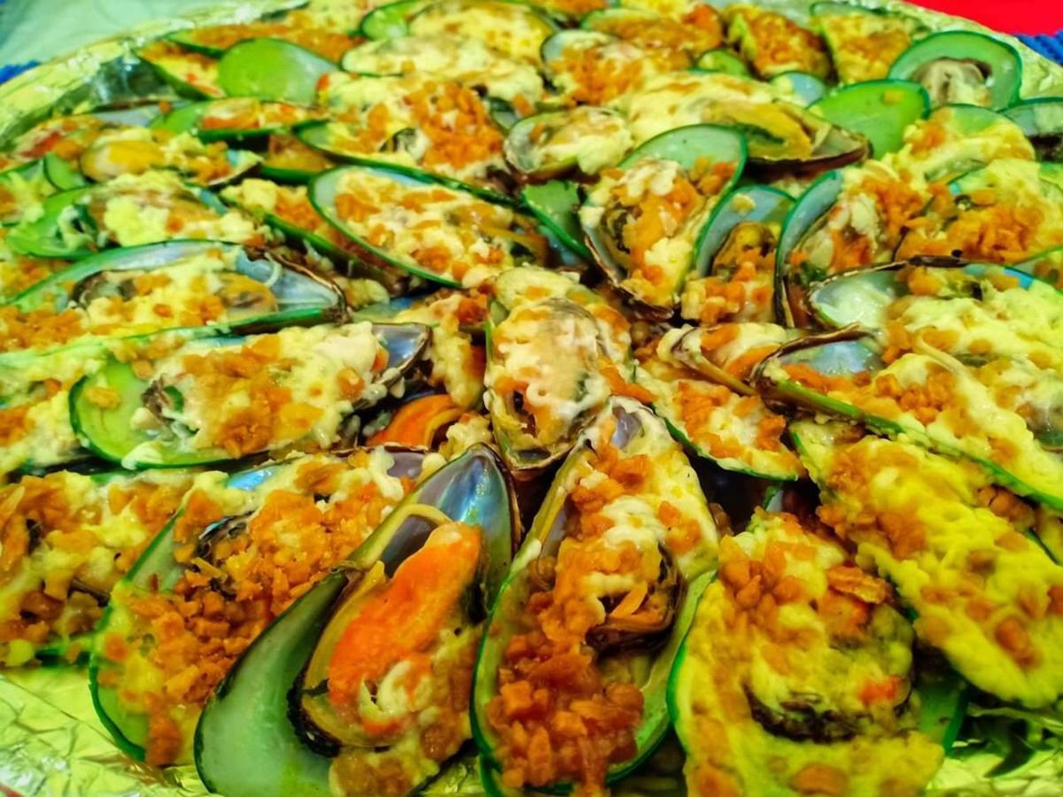 Queen Of Isle Cottages And Restaurant Puerto Galera Zewnętrze zdjęcie